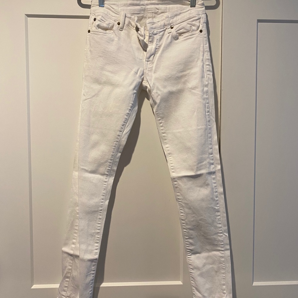 White skinny jeans